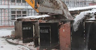 Снос гаража и вывоз мусора в Петергофе - Быстро и качественно от Сварной-Птф от 2067 рублей