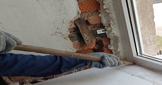 Демонтаж оконных откосов по выгодной цене от 517 руб. в Петергофе - Сварной-Птф